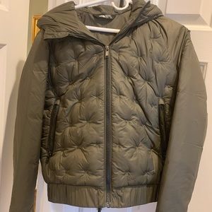 North Face Girls Army Green winter coat. Size XL